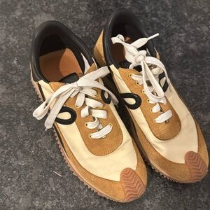 Loewe Flow Runner size 39